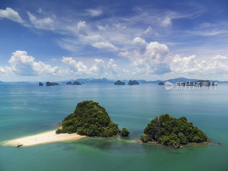 美丽的绿色泻湖和白色沙滩附近的Koh Hong岛安达曼海在甲米省，泰国。